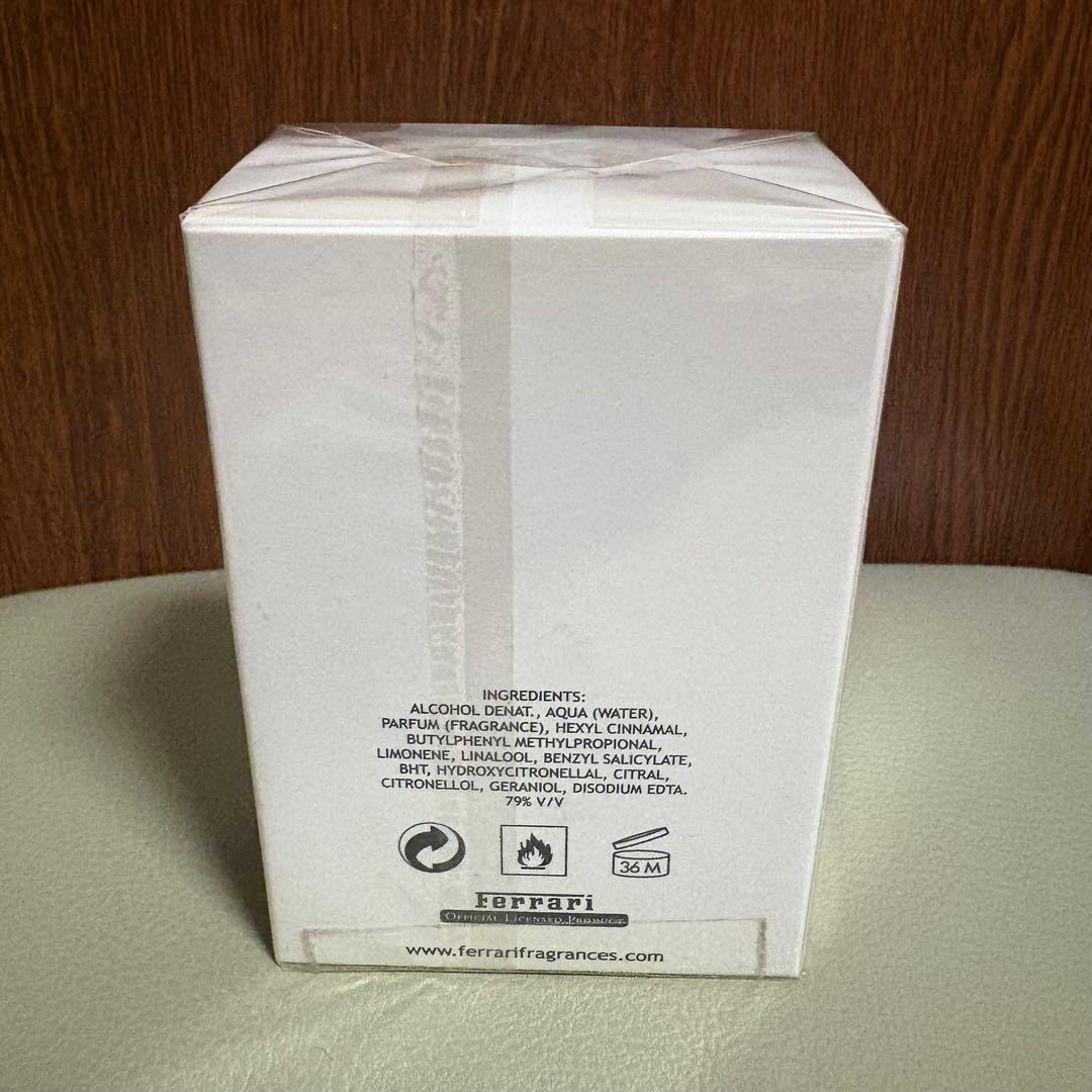 新品未開封 Ferrari Light Essence Bright EDT