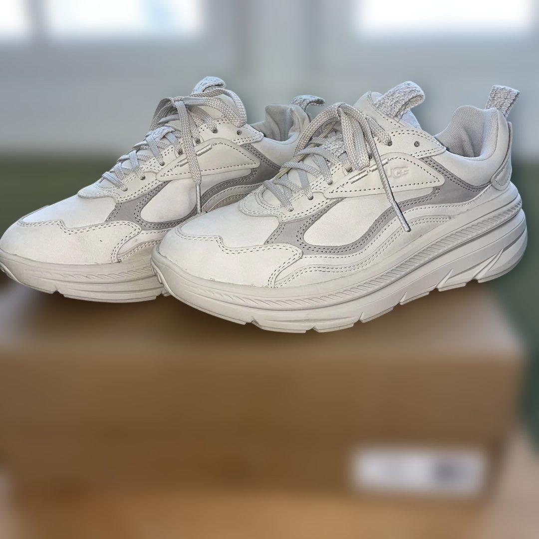 UGG オフホワイト 厚底スニーカー