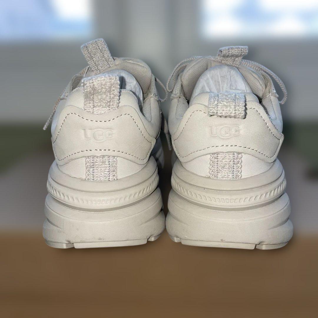 UGG オフホワイト 厚底スニーカー