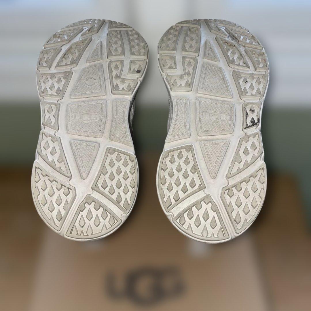 UGG オフホワイト 厚底スニーカー