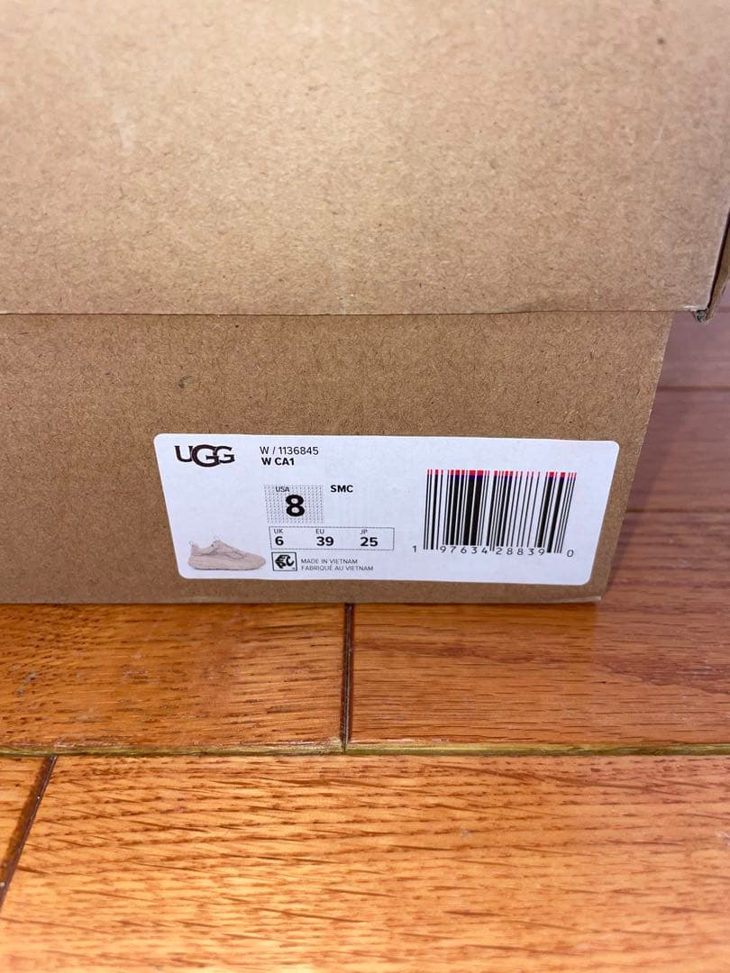 UGG オフホワイト 厚底スニーカー