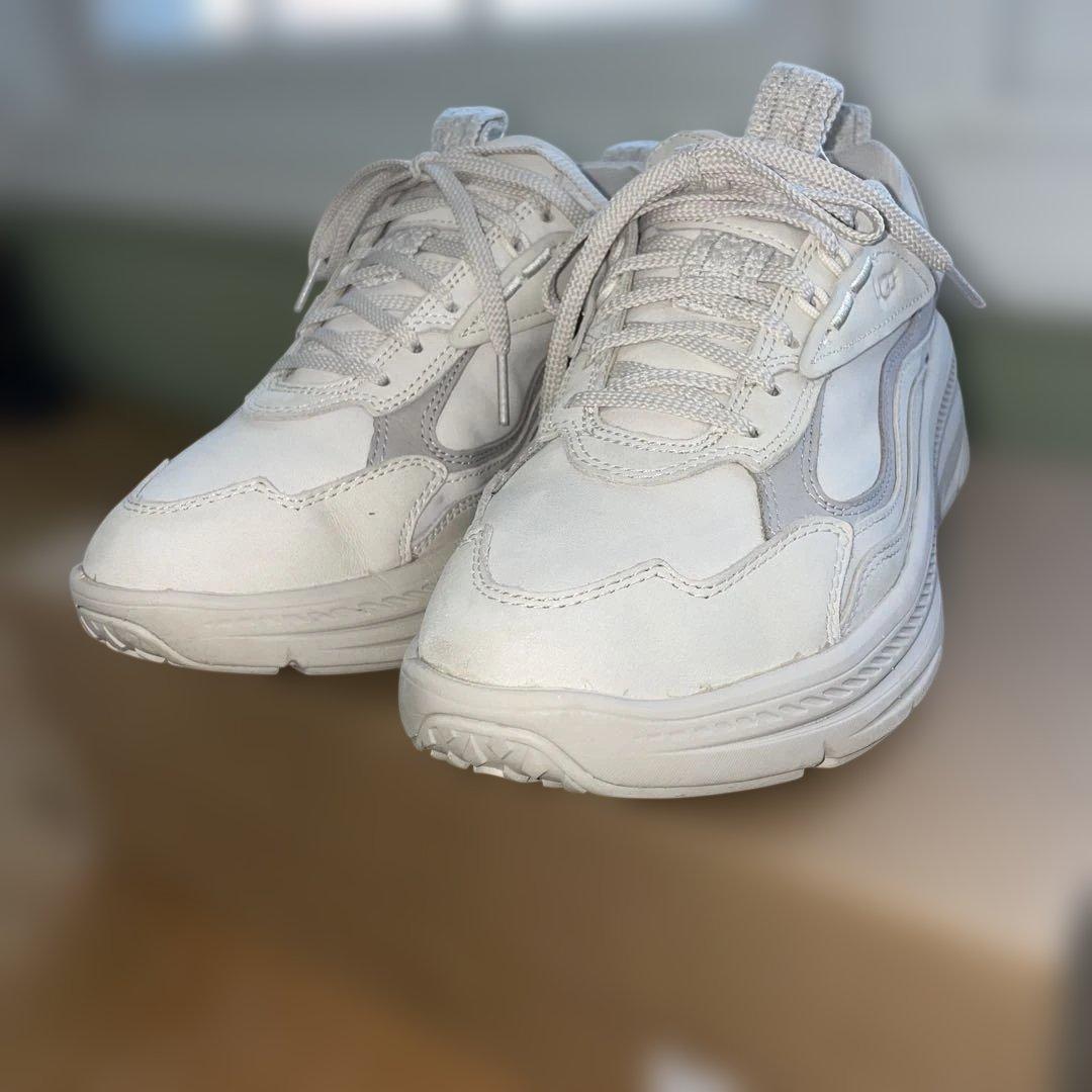 UGG オフホワイト 厚底スニーカー