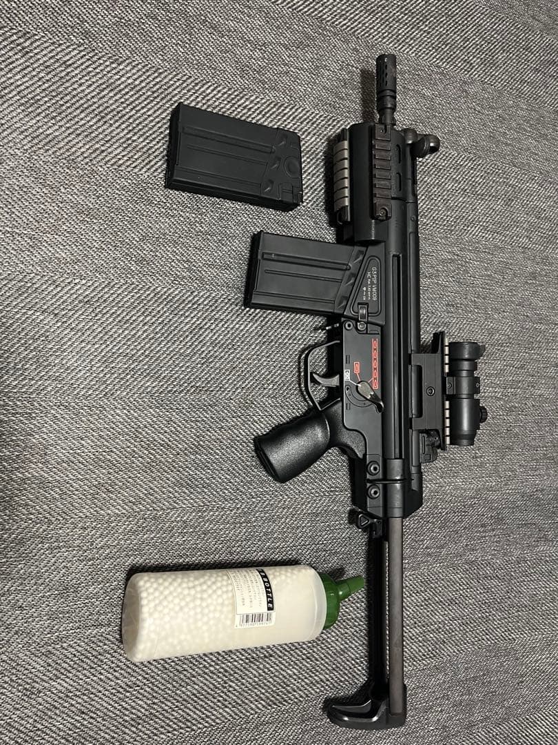 ハイサイクル電動ガン ブラック マガジン2個付き