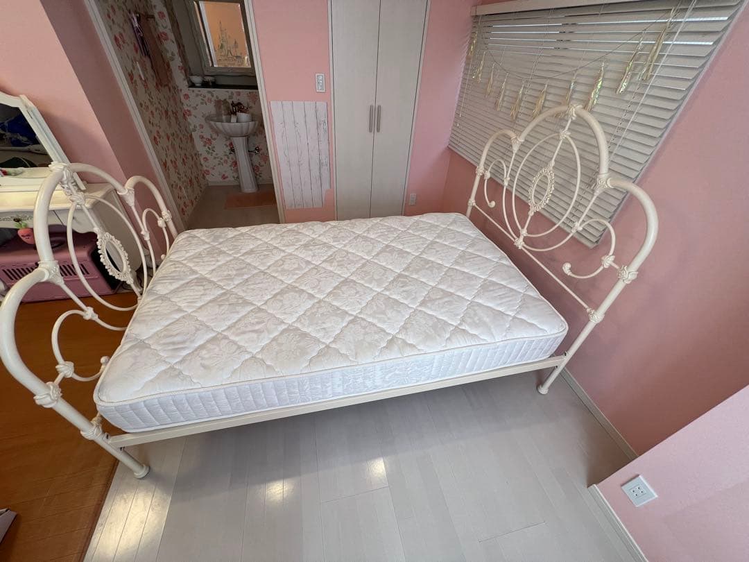 ローラアシュレイ セミダブルベッドフレーム&マットレスM