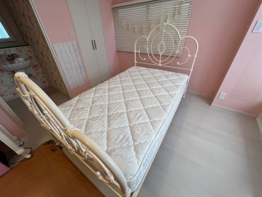 ローラアシュレイ セミダブルベッドフレーム&マットレスM