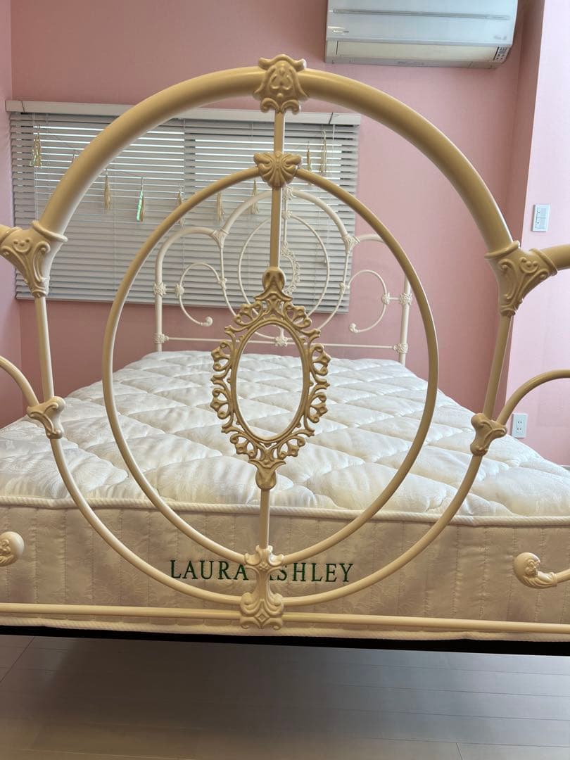 ローラアシュレイ セミダブルベッドフレーム&マットレスM