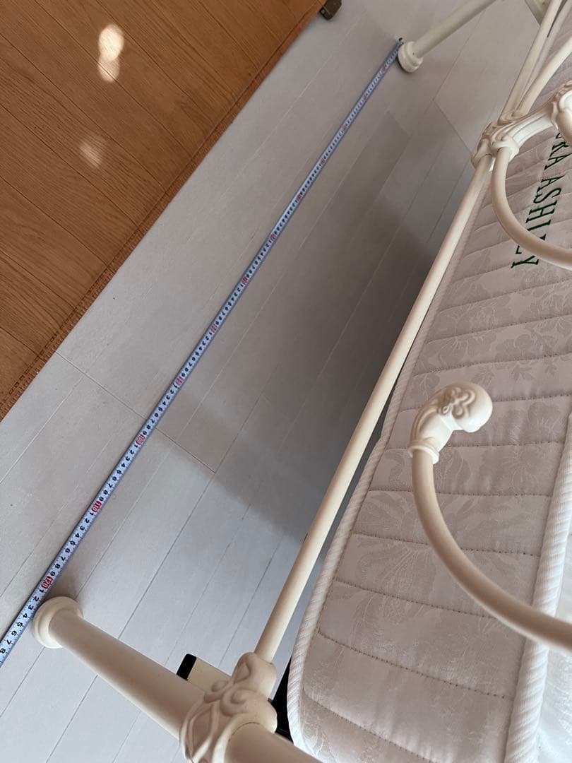 ローラアシュレイ セミダブルベッドフレーム&マットレスM