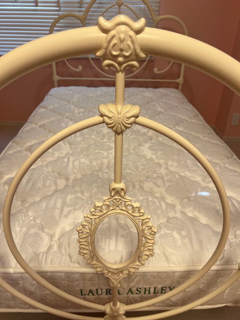 ローラアシュレイ セミダブルベッドフレーム&マットレスM