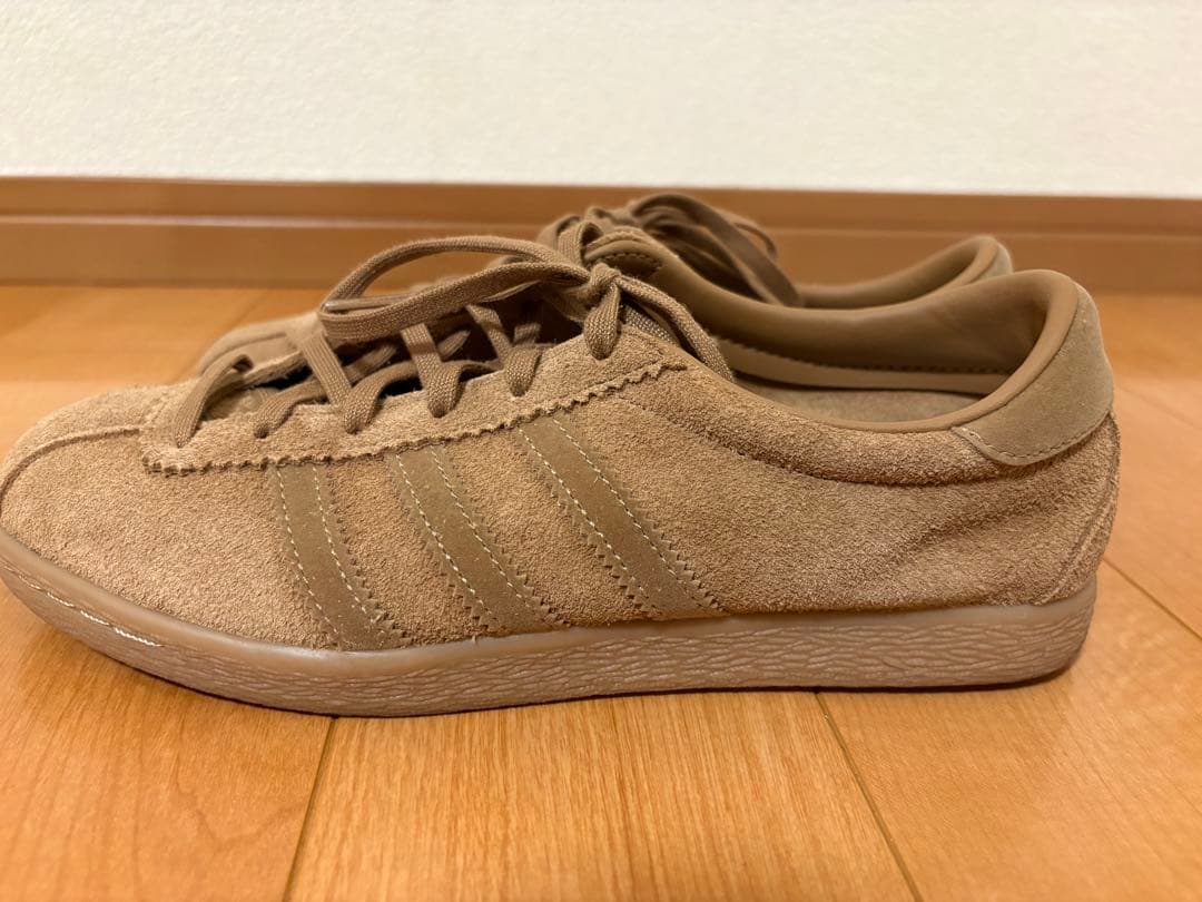 タバコ Tobacco / アディダスオリジナルス