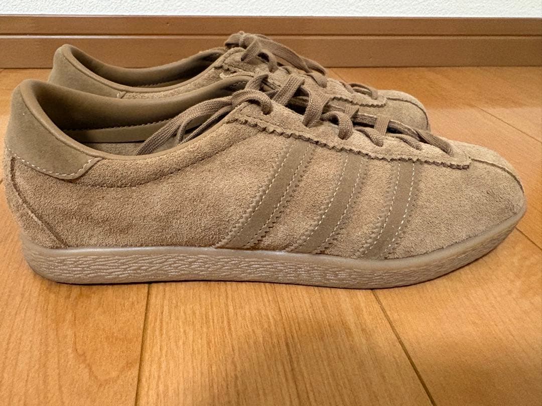 タバコ Tobacco / アディダスオリジナルス