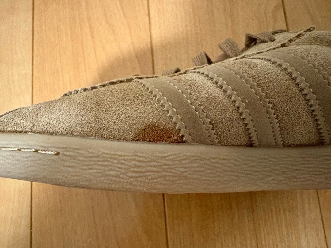 タバコ Tobacco / アディダスオリジナルス