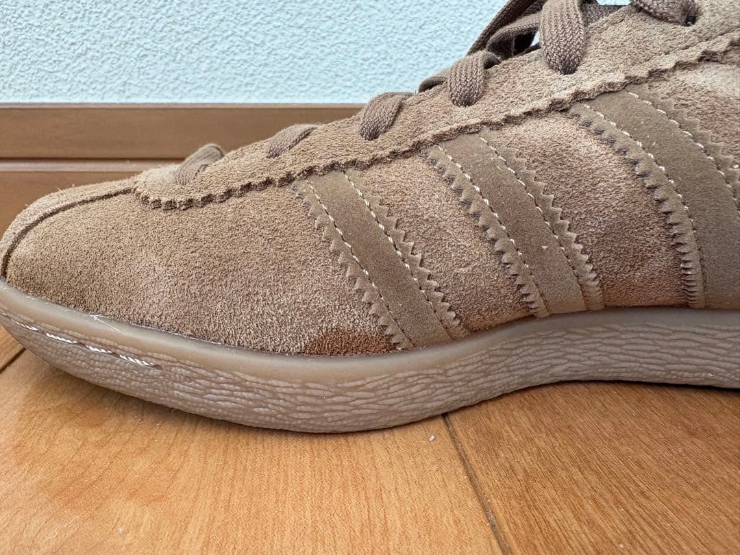 タバコ Tobacco / アディダスオリジナルス