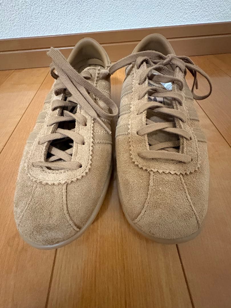 タバコ Tobacco / アディダスオリジナルス