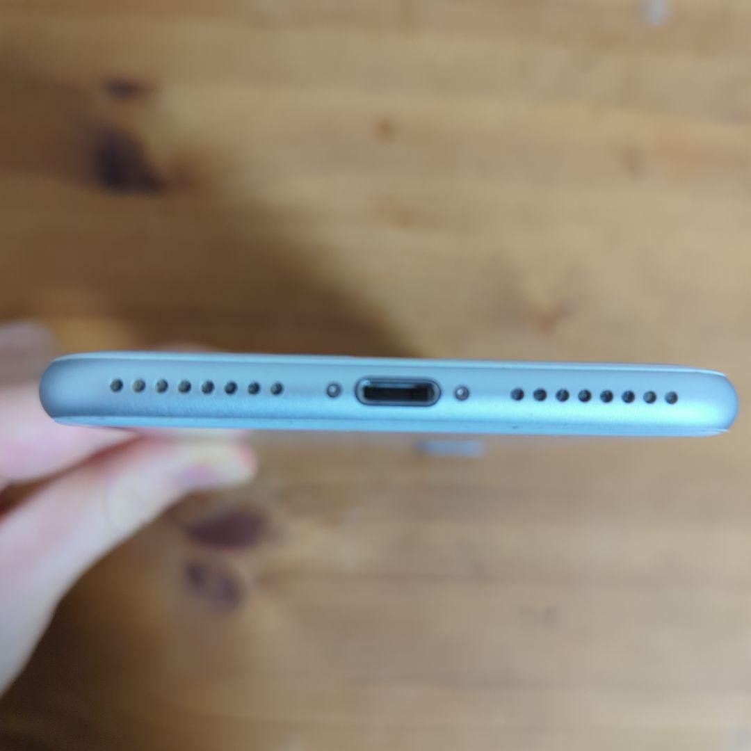 iPhone8 plus 64GB SIMフリー シルバー 本体 A1898