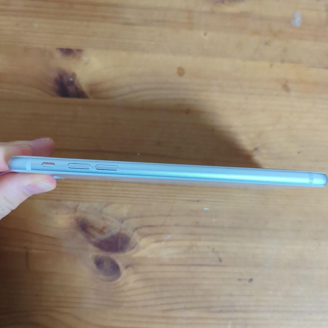 iPhone8 plus 64GB SIMフリー シルバー 本体 A1898