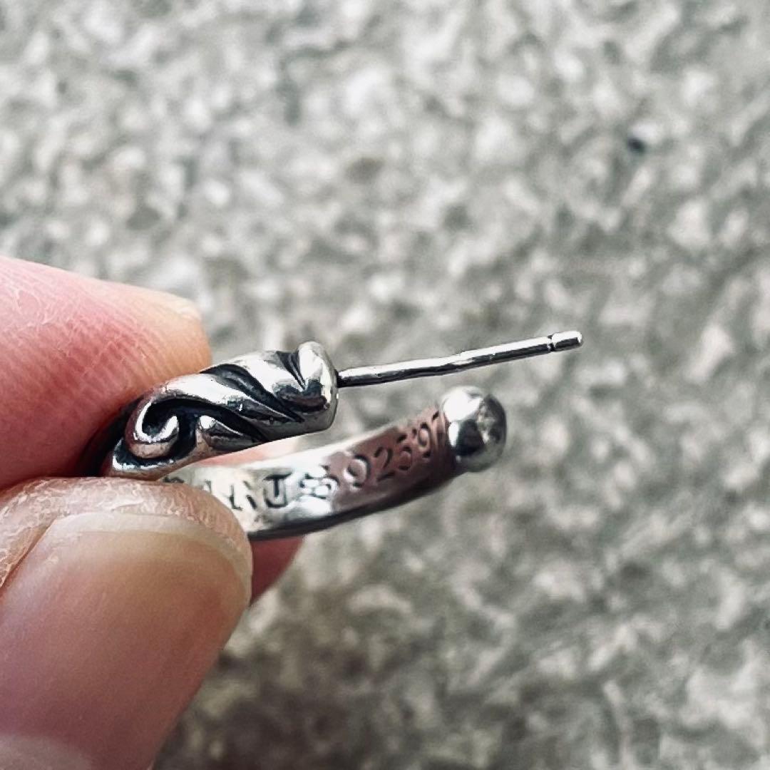 か*き様 CHROME HEARTS クロムハーツ スクロール フープピアス 片