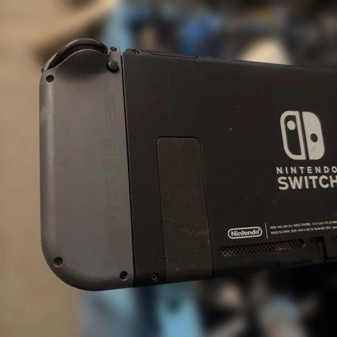 Nintendo Switch 本体 白/黒　Joy-Con