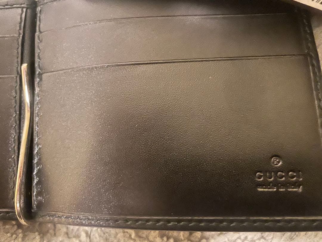 GUCCI 二つ折りマネークリップ財布