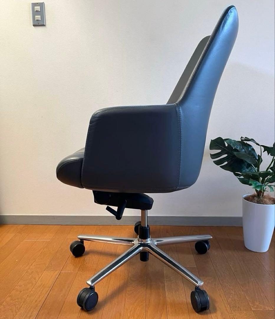 キールハワー　CONA 本革デスクチェア　総革　モダン　ミッドセンチュリー