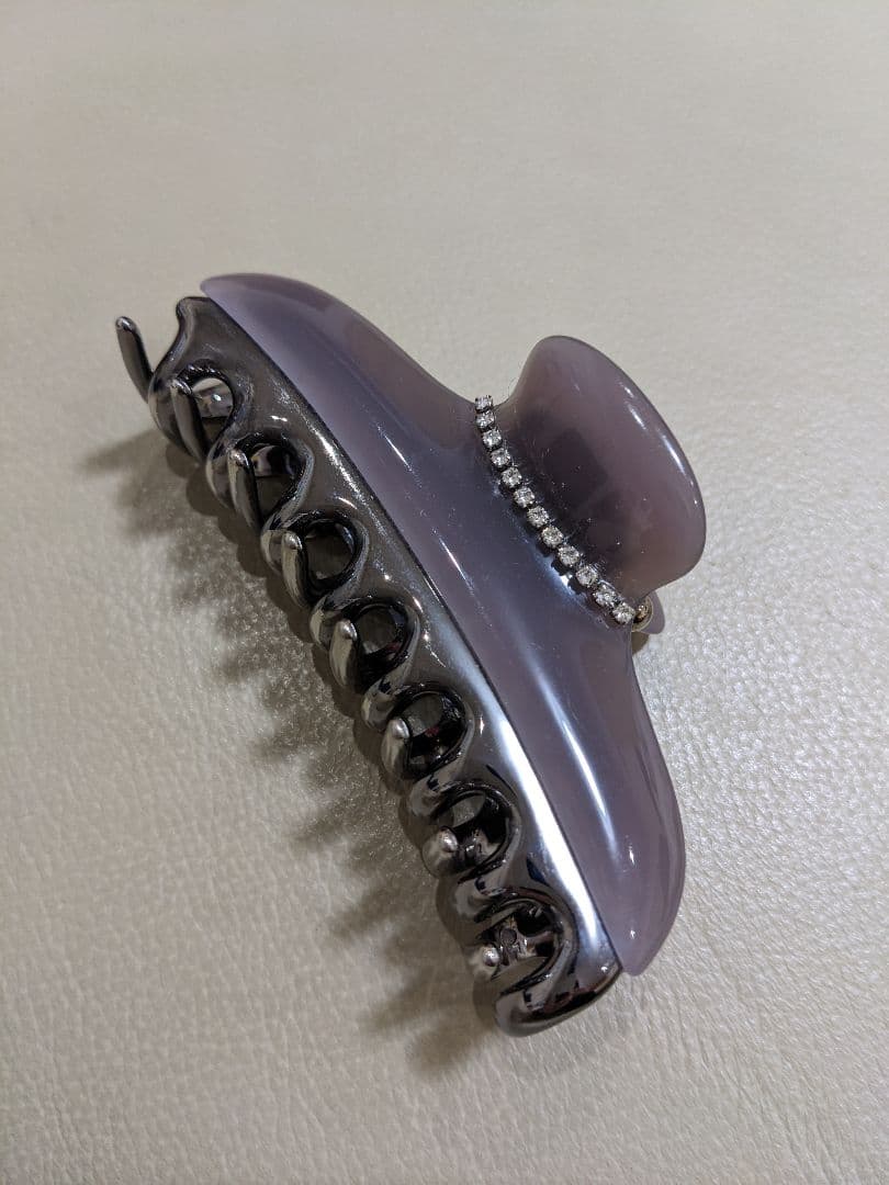 アッカ　Lサイズ　ヘアクリップ