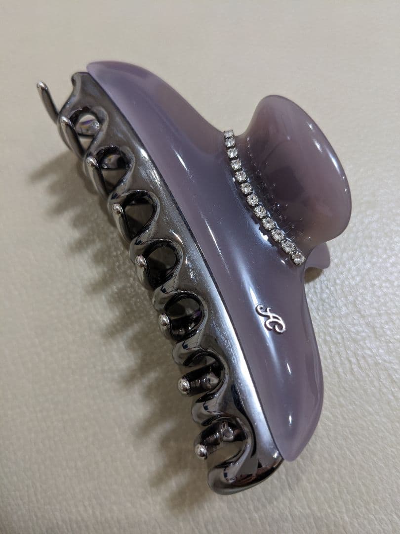 アッカ　Lサイズ　ヘアクリップ