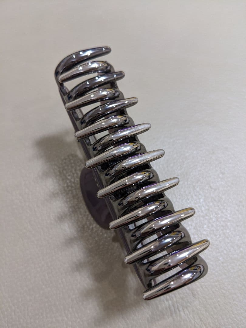 アッカ　Lサイズ　ヘアクリップ