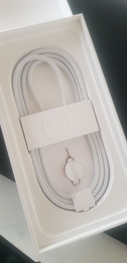 Apple iPhone 16e 128G ブラック nanoSIM+eSIM