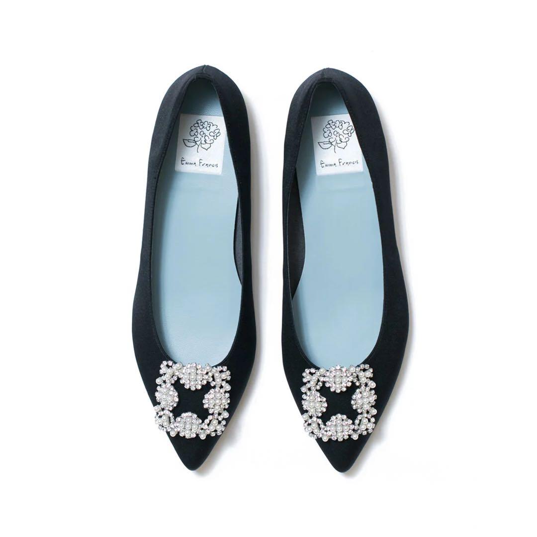 エマフランシス　フラット ビジューバックル パンプス （ブラック サテン）