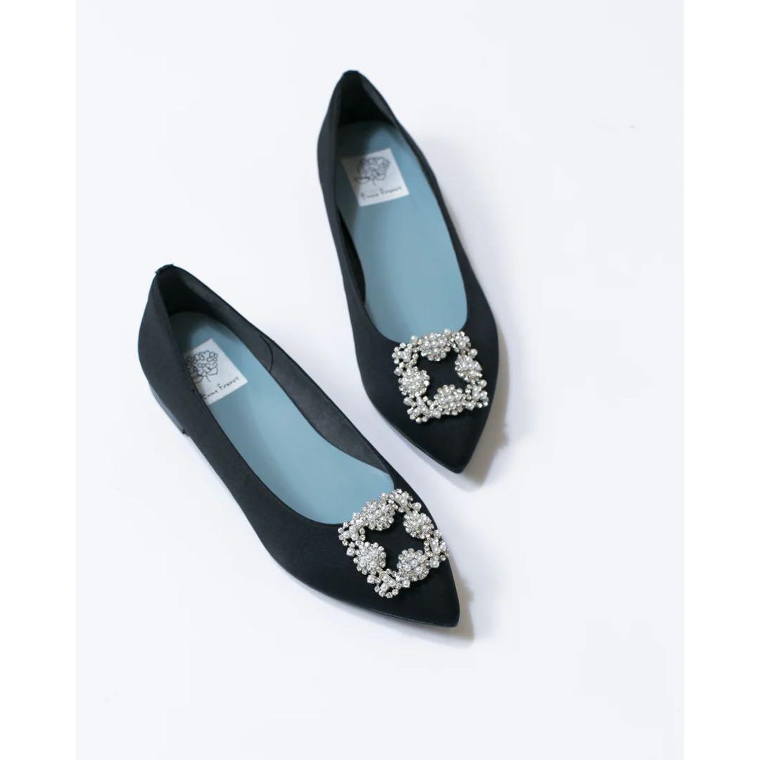 エマフランシス　フラット ビジューバックル パンプス （ブラック サテン）