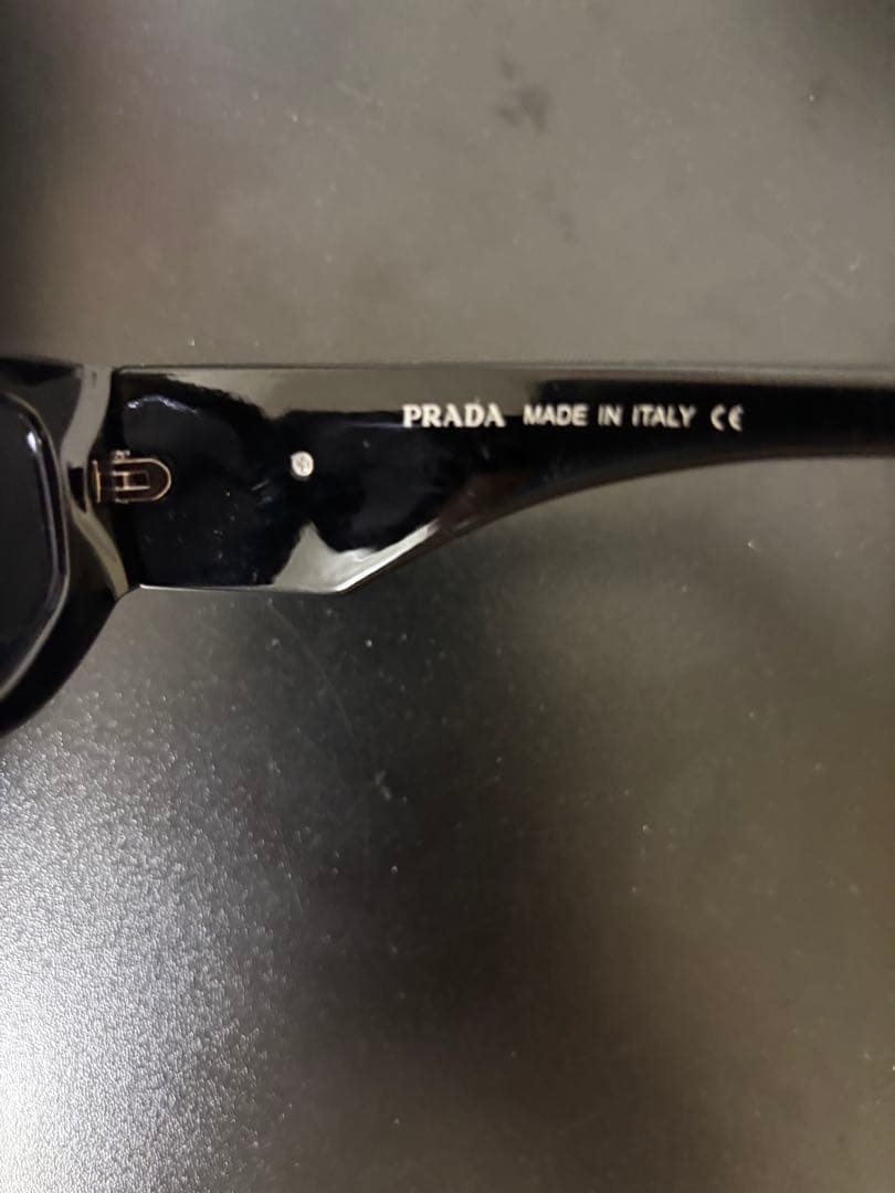 PRADA スクエアサングラス