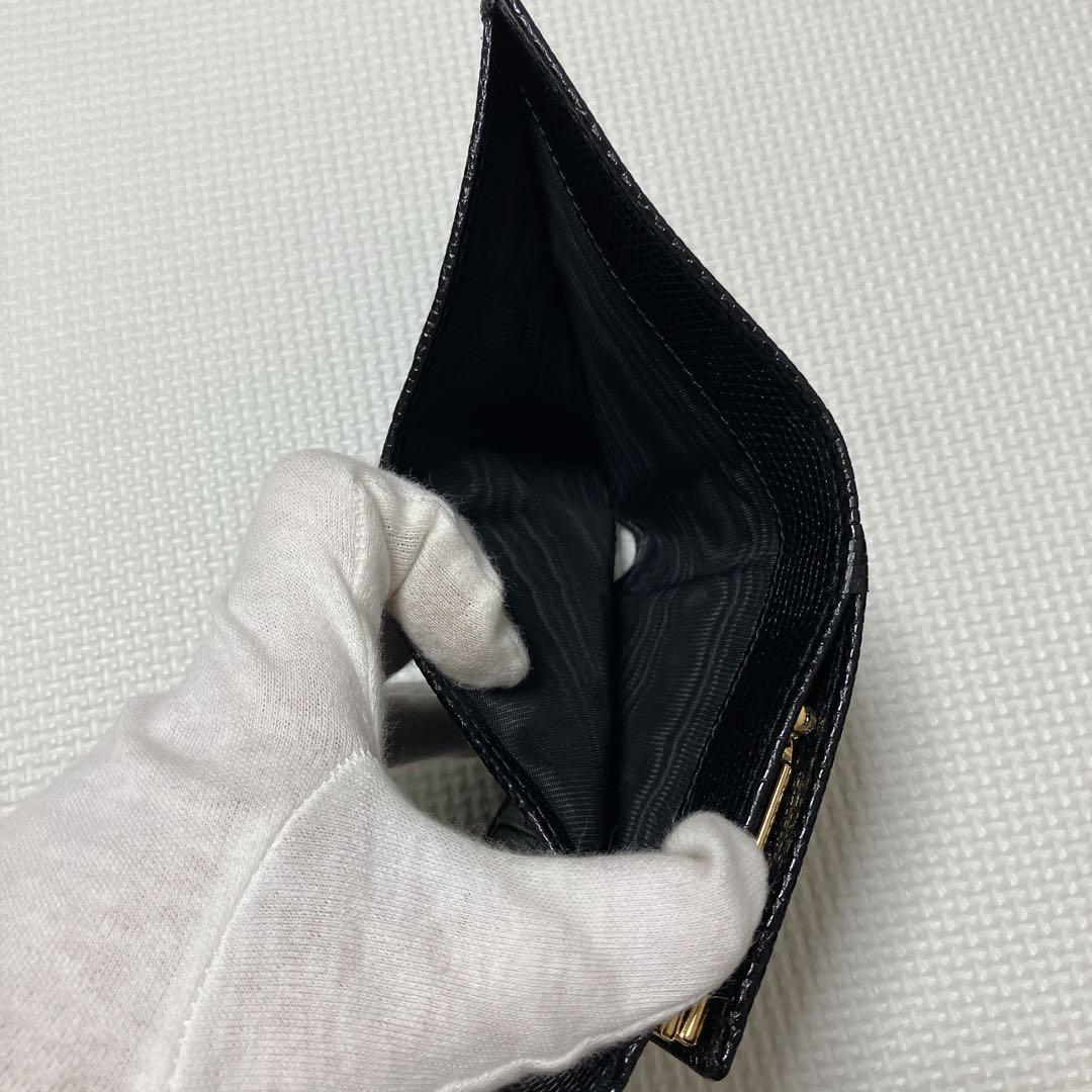未使用　Salvatore Ferragamo レザーがま口三つ折り財布　黒