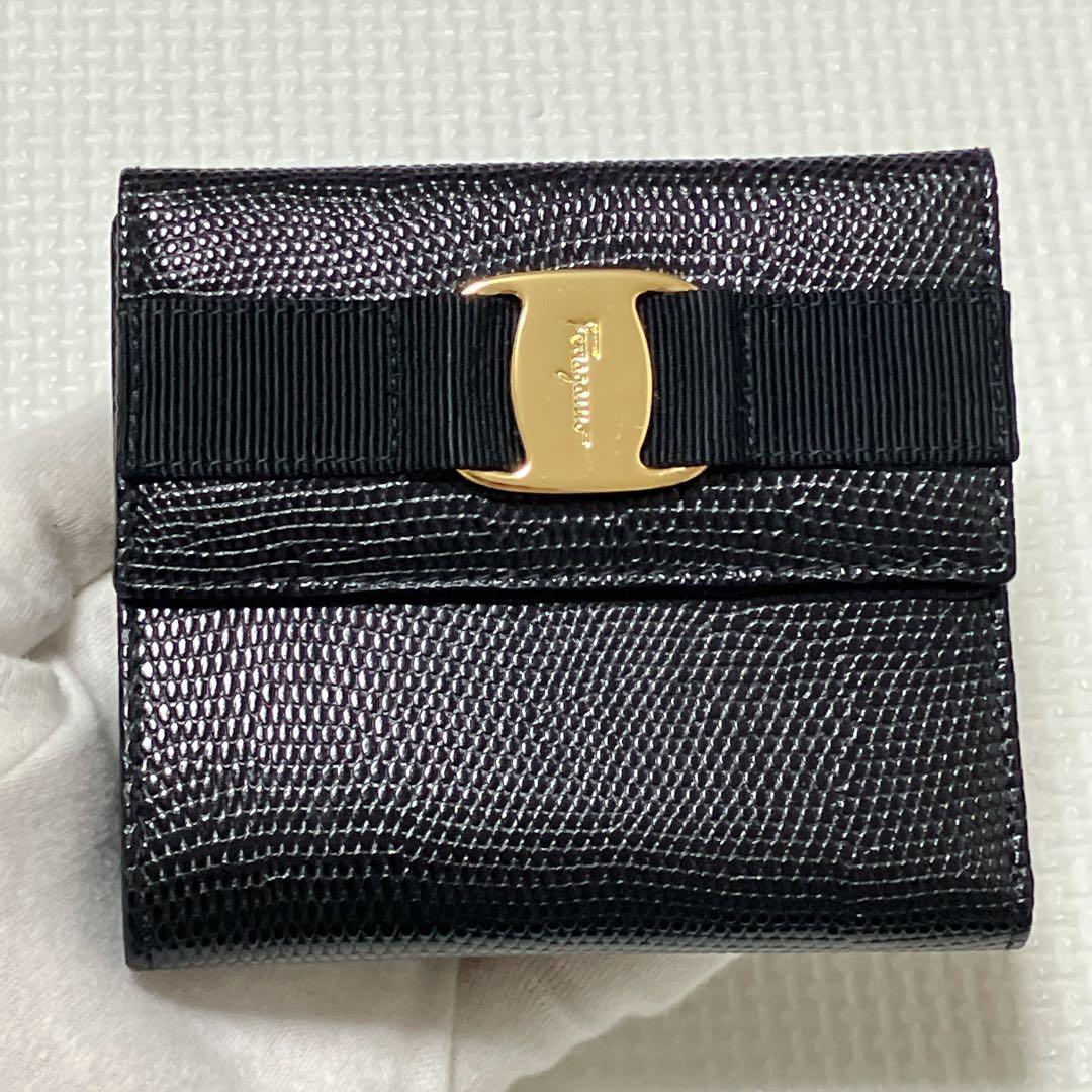 未使用　Salvatore Ferragamo レザーがま口三つ折り財布　黒