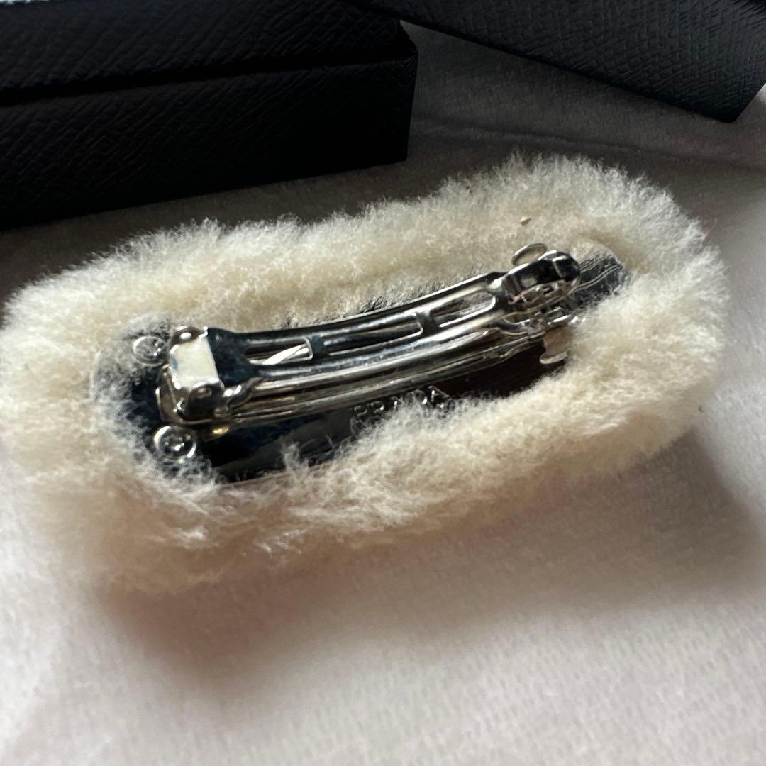 PRADA ファーヘアピン アイボリー