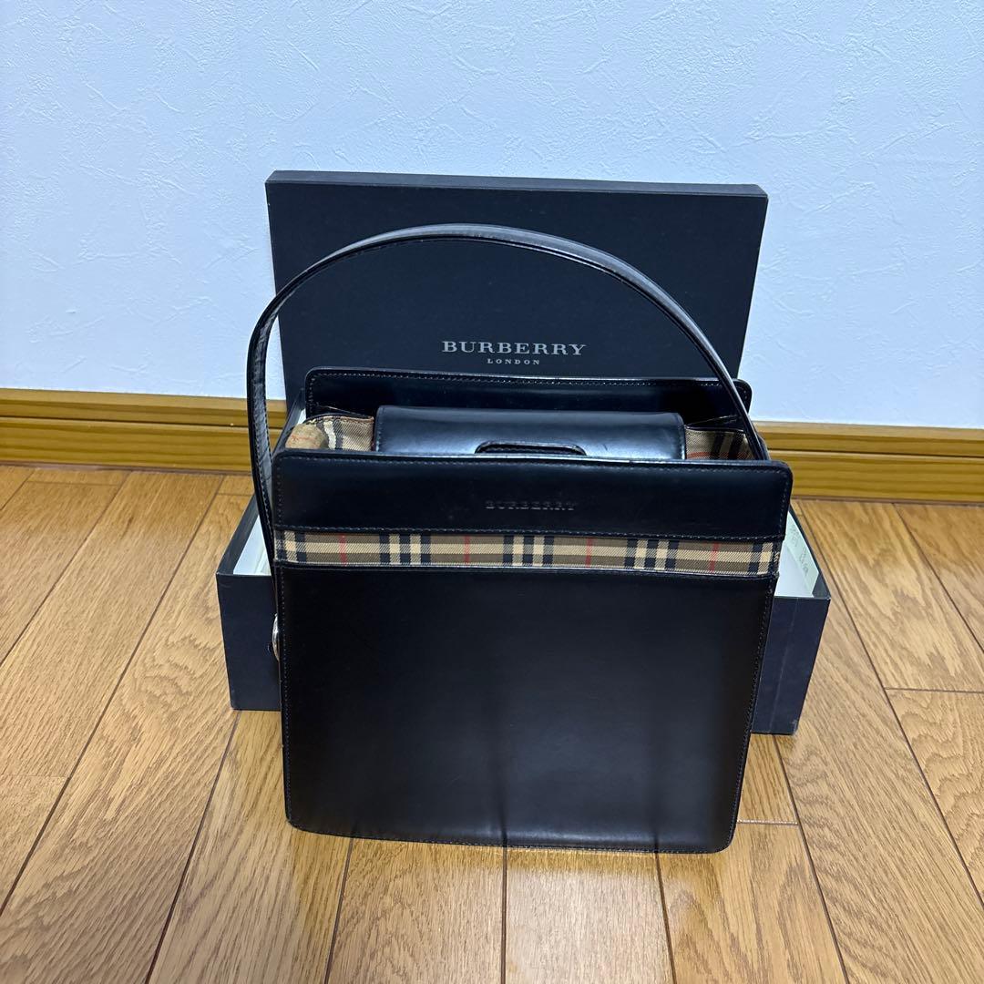 Burberry ブラック　ショルダーバッグ