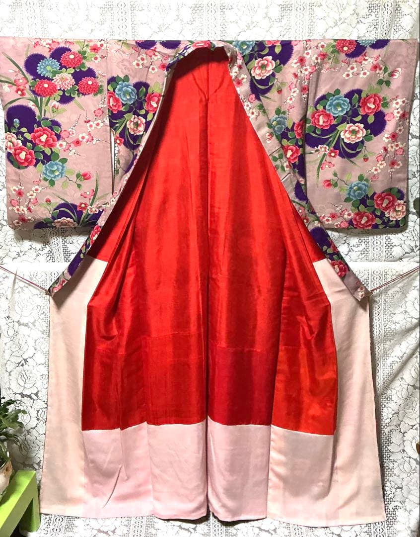 【アンティーク】着物　正絹　可愛い梅・椿・菊などの花柄　少々ダメージあり