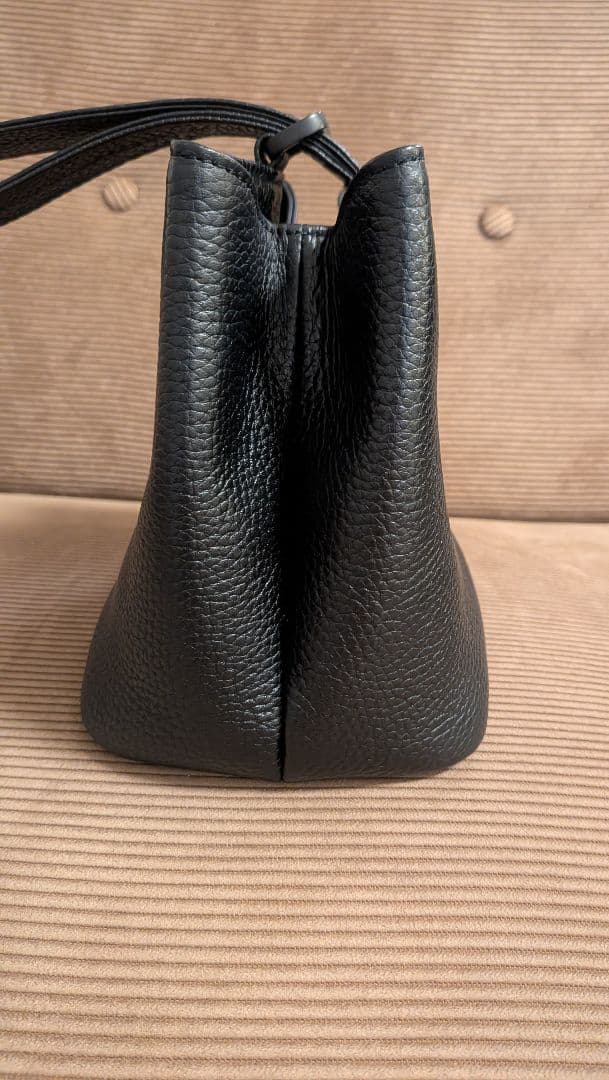 HushTug　巾着レザーバッグ