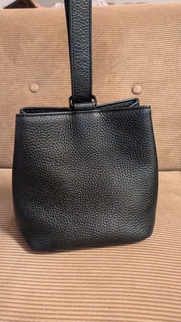 HushTug　巾着レザーバッグ