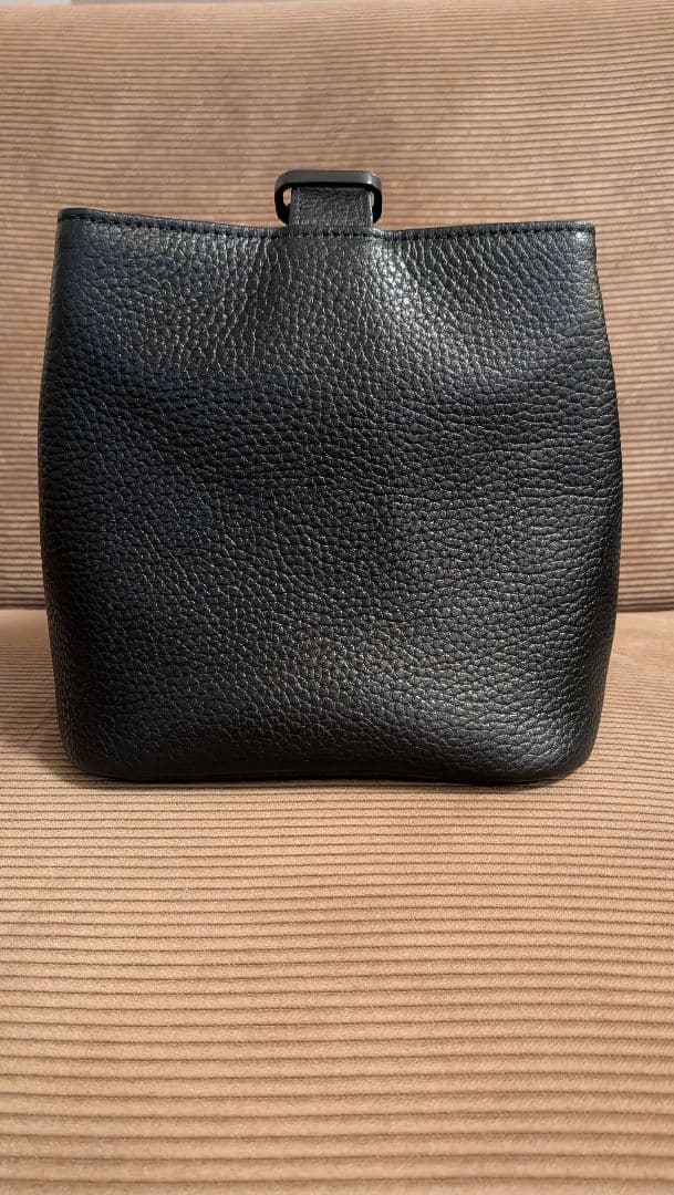 HushTug　巾着レザーバッグ