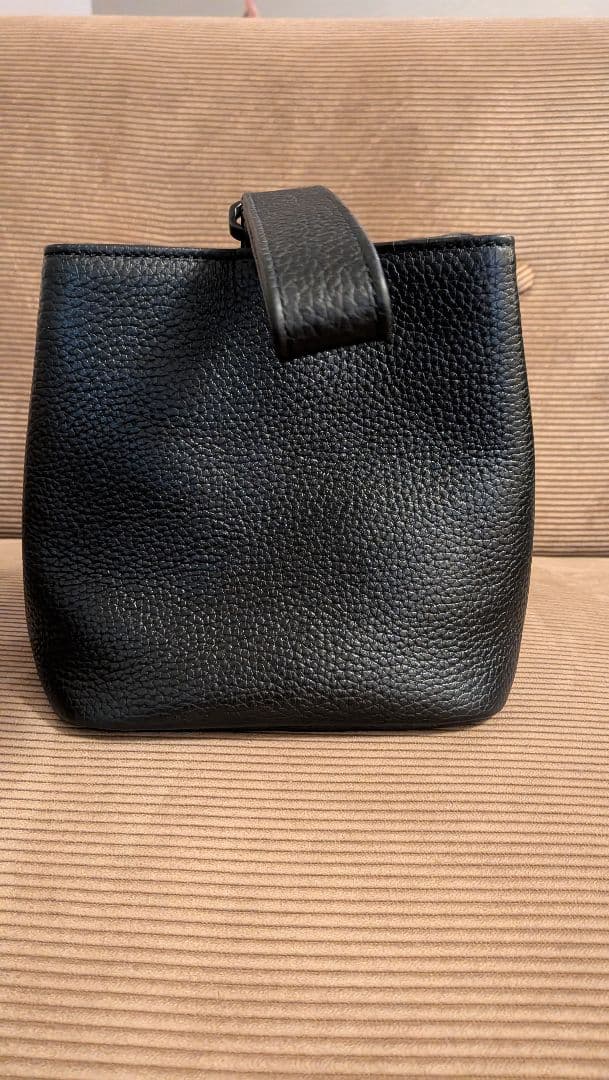 HushTug　巾着レザーバッグ