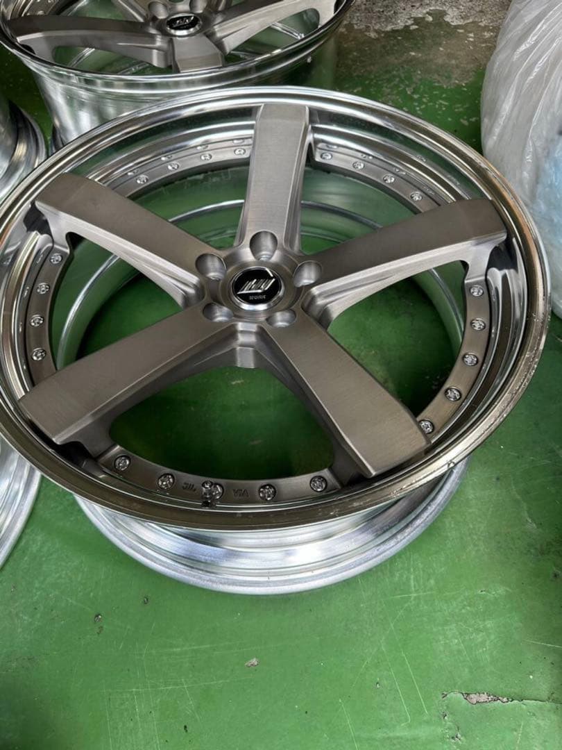 タイヤ・ホイール LV