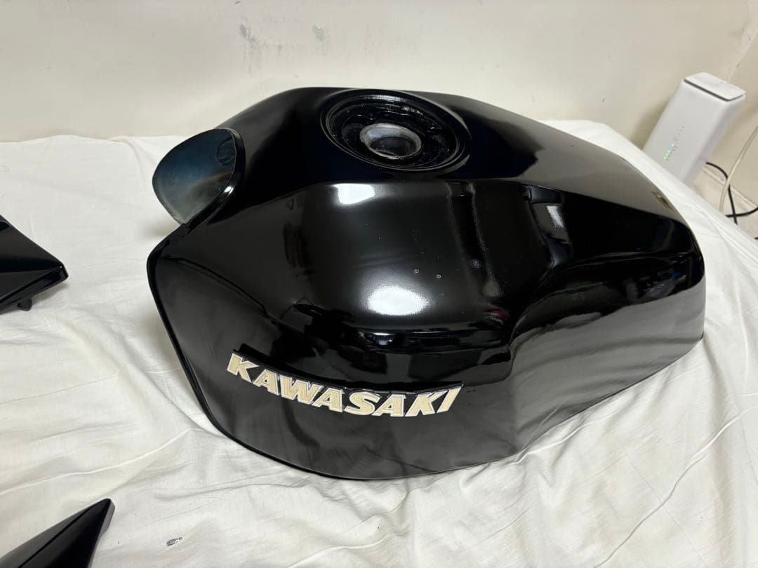 カワサキ　ZRX400 外装セット　純正新品フューエルコック、フューエルセンサー