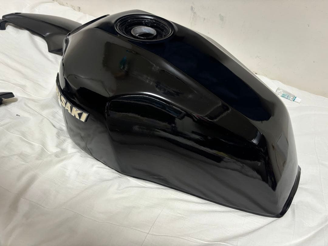 カワサキ　ZRX400 外装セット　純正新品フューエルコック、フューエルセンサー