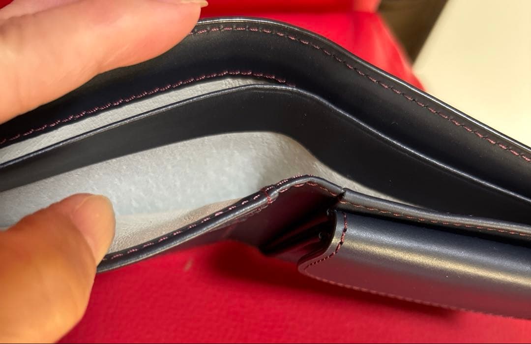 キタムラ　二つ折り財布