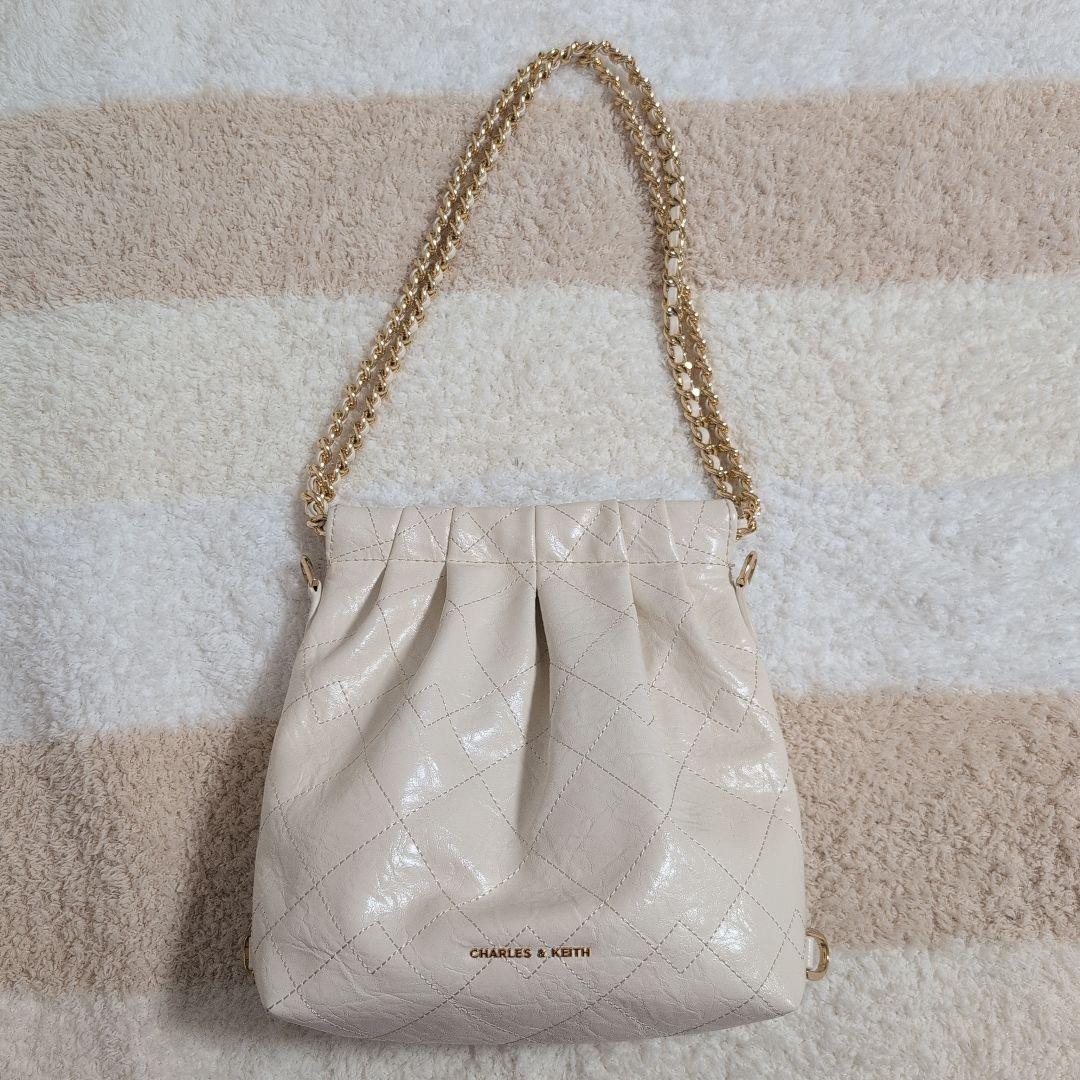 CHARLES & KEITH チェーンハンドルツーウェイバック