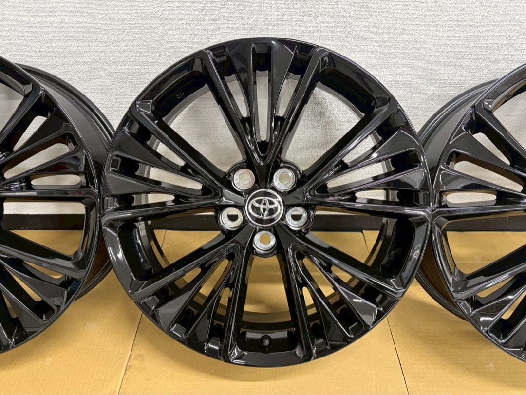 美品新車外し　26年式60プリウスナイトシェード　19インチホイール4本セット