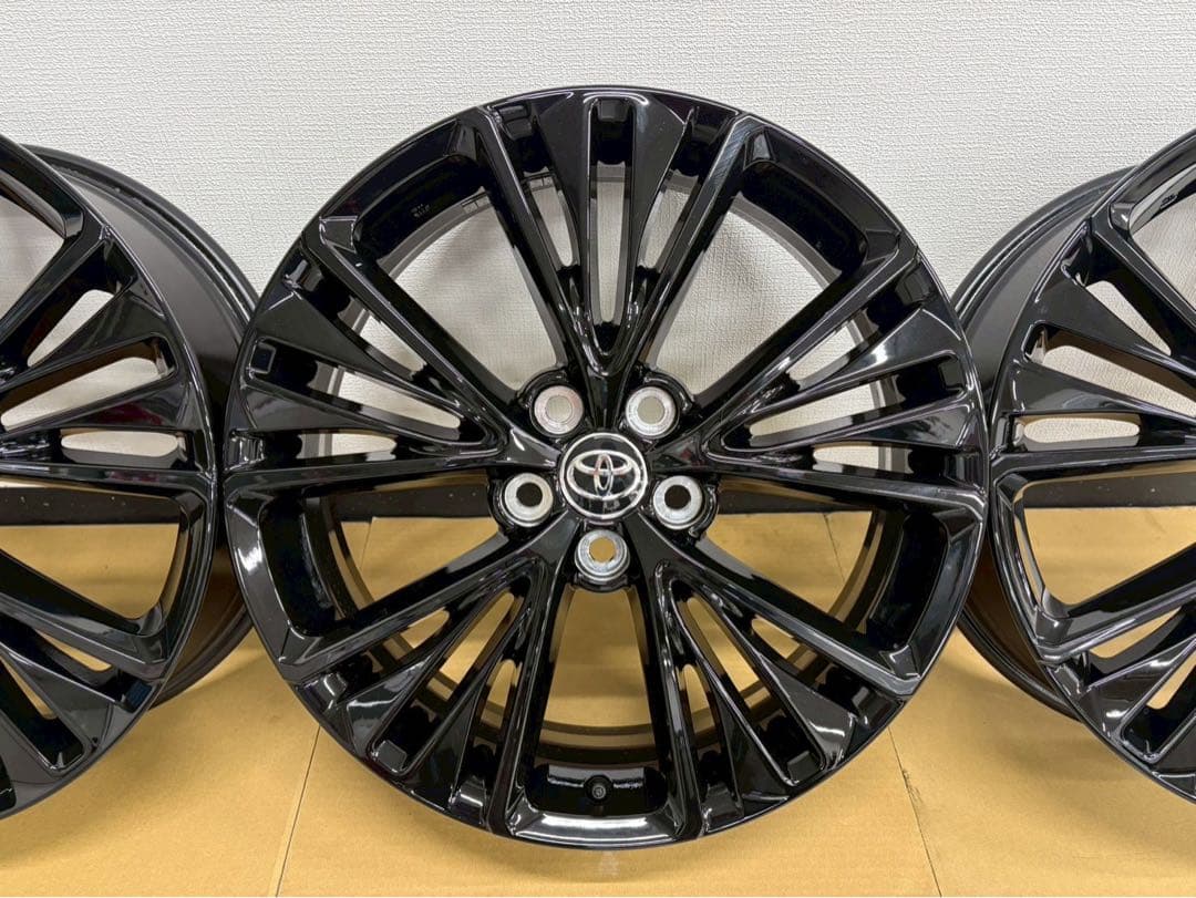 美品新車外し　26年式60プリウスナイトシェード　19インチホイール4本セット