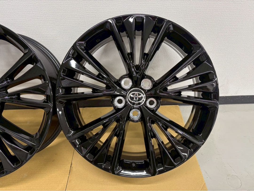 美品新車外し　26年式60プリウスナイトシェード　19インチホイール4本セット