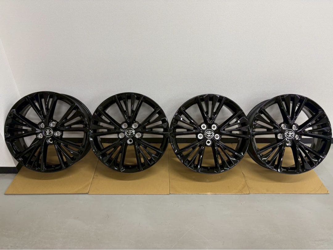 美品新車外し　26年式60プリウスナイトシェード　19インチホイール4本セット