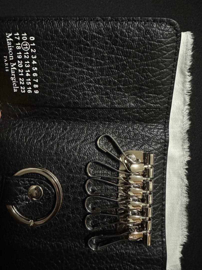 レザーキーケース 黒 収納7本 箱付き