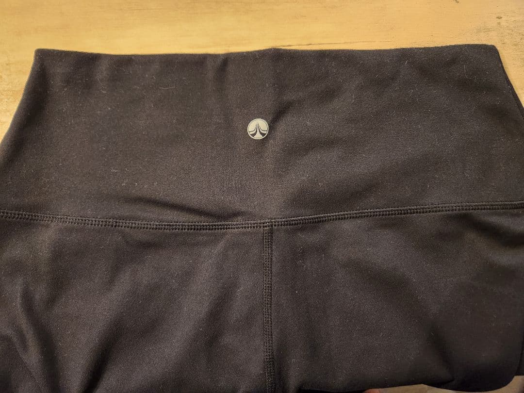 【美品】SUKALA ヨガウェア 上下セット ホットヨガ LAVA